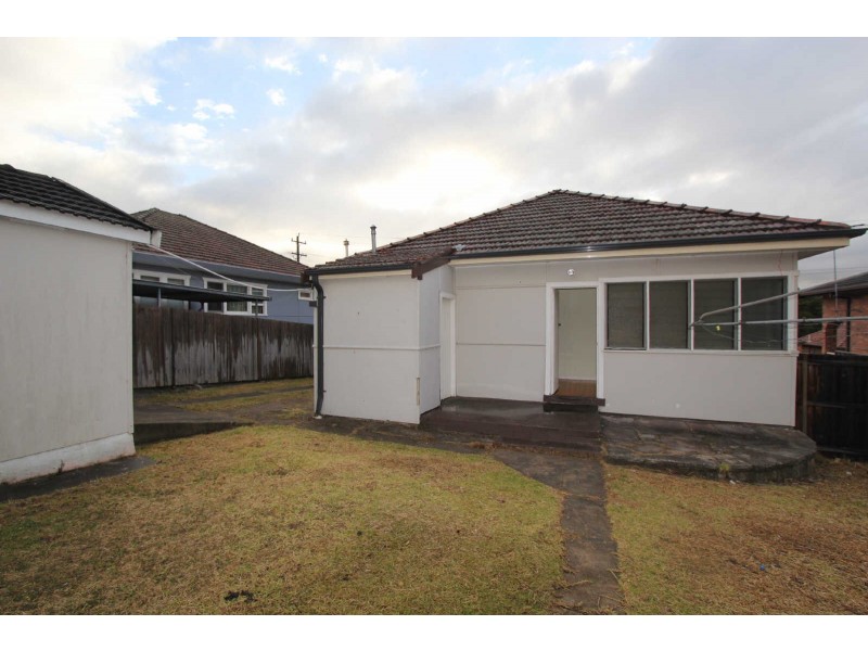 16 ROBILLIARD STREET, Mays Hill NSW 2145