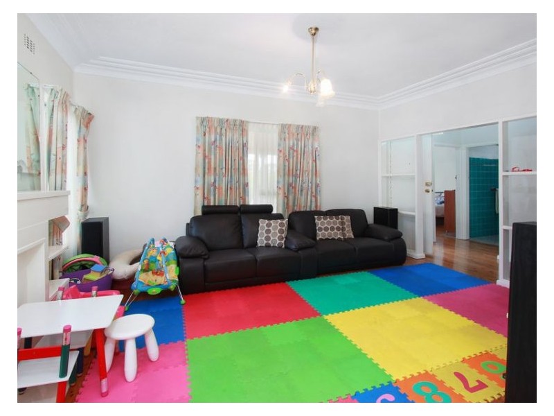 43 Edna Avenue, Merrylands NSW 2160