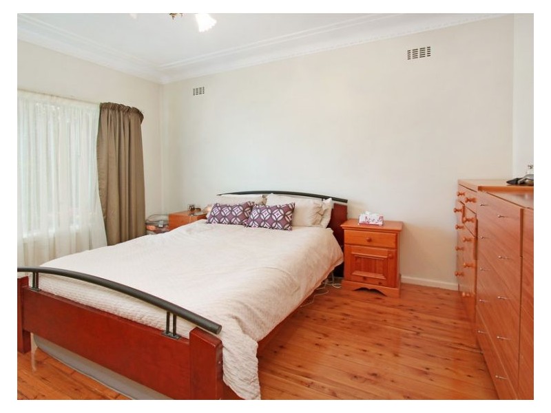 43 Edna Avenue, Merrylands NSW 2160