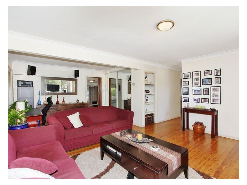 4 Pamela Place, Girraween NSW 2145