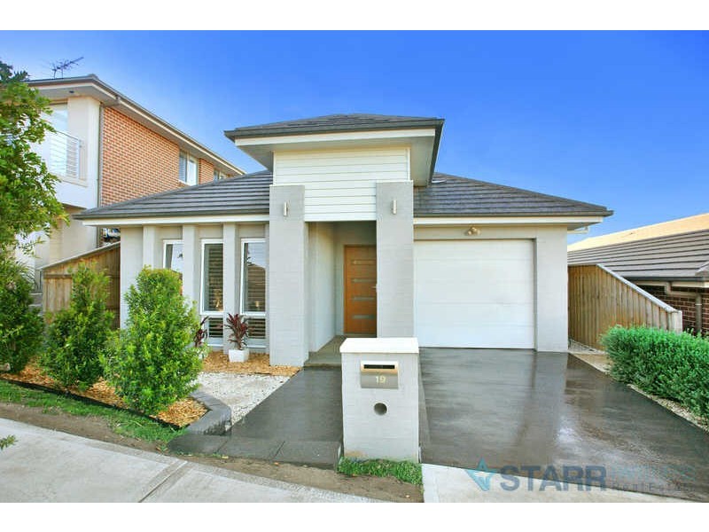 19 WARIN AVENUE, Pemulwuy NSW 2145