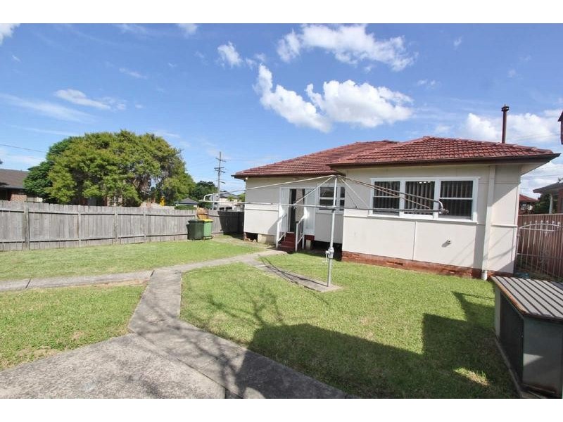 88 POLDING STREET, Smithfield NSW 2164