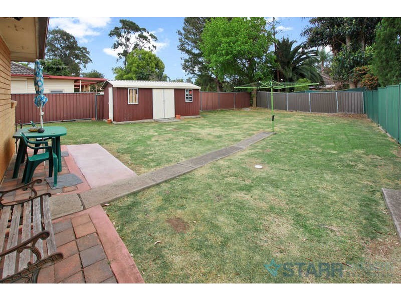 10 PAMELA PLACE, Girraween NSW 2145