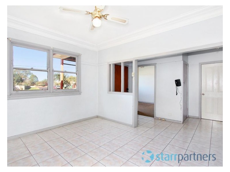 8 Melody Street, Toongabbie NSW 2146