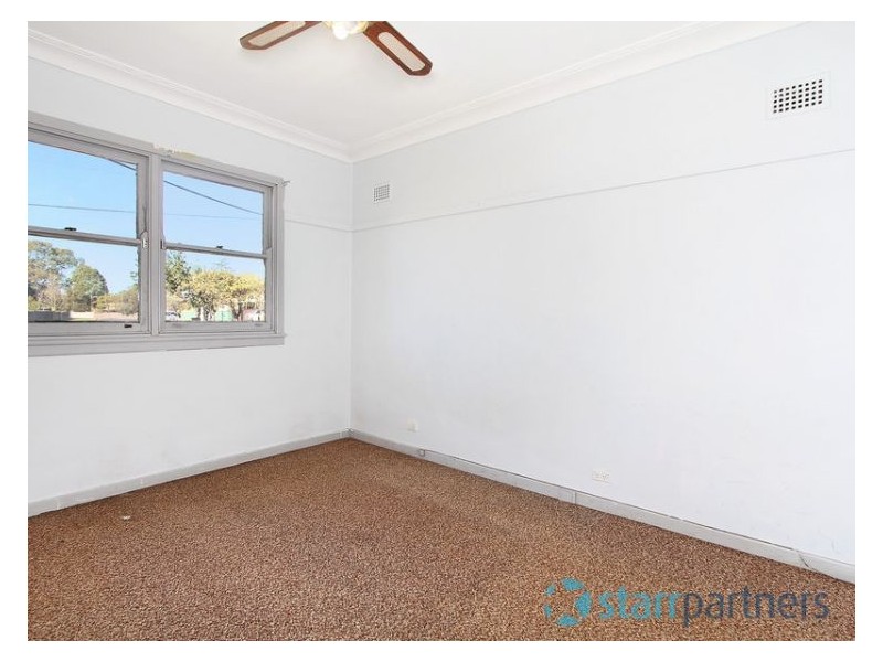 8 Melody Street, Toongabbie NSW 2146