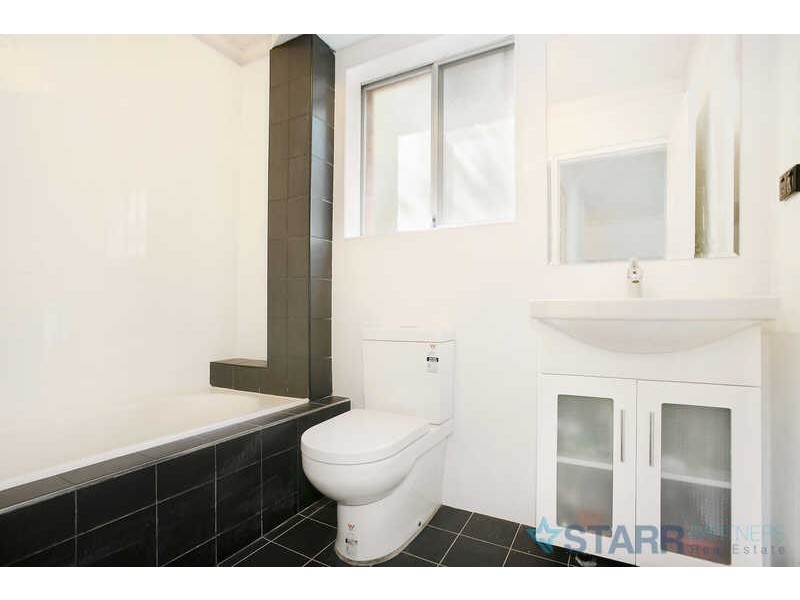 4/25 CAMBRIDGE STREET, Merrylands NSW 2160