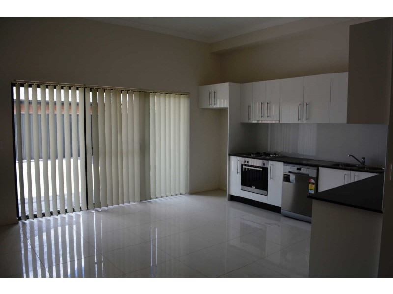 02/35 KIMBERLEY STREET, Merrylands NSW 2160