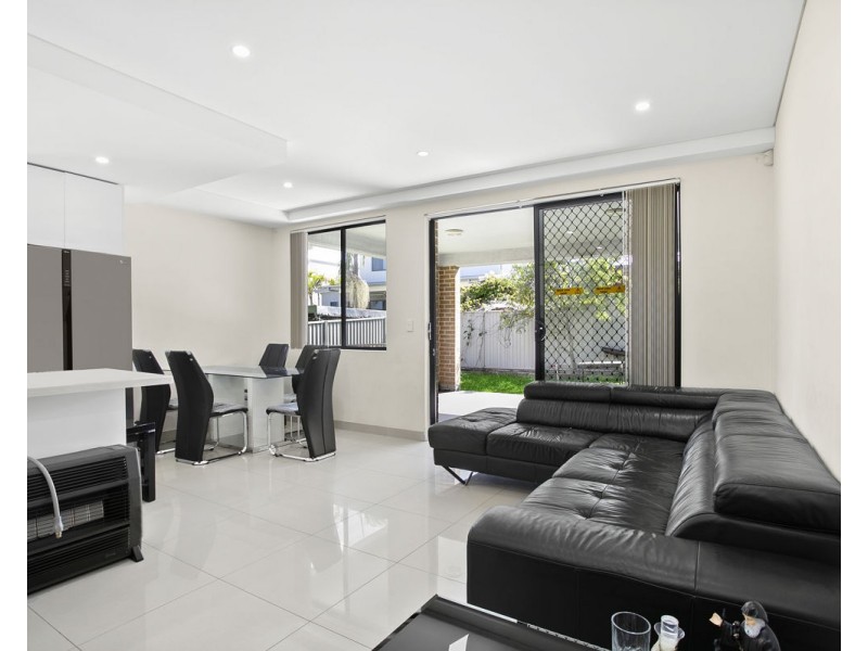 10a Martin Crescent, Woodpark NSW 2164