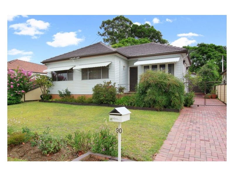 90 Targo Road, Girraween NSW 2145