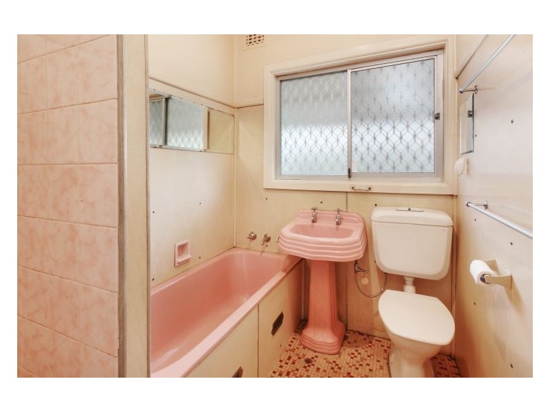 90 Targo Road, Girraween NSW 2145