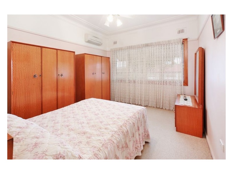 90 Targo Road, Girraween NSW 2145