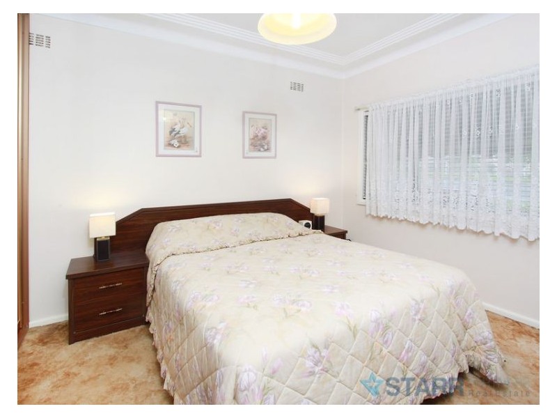 8 Bowden Street, Merrylands NSW 2160