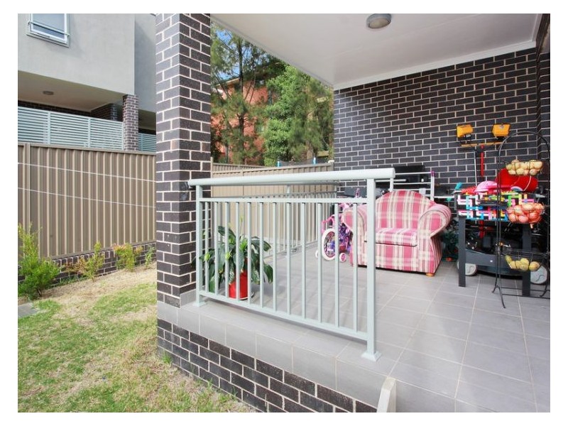 8 Torrens Street, Merrylands NSW 2160