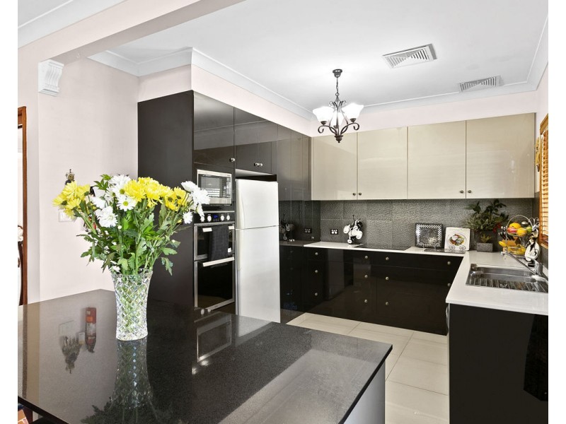 3 Flemming Close, Merrylands NSW 2160