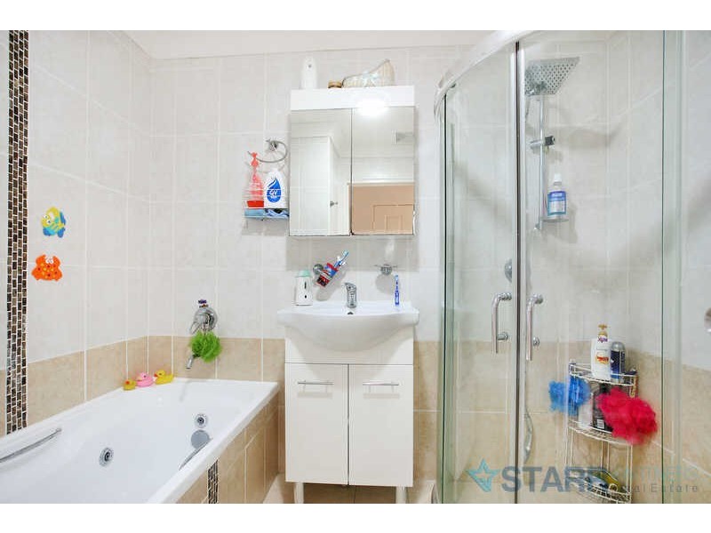 18/548 WOODVILLE ROAD, Guildford NSW 2161