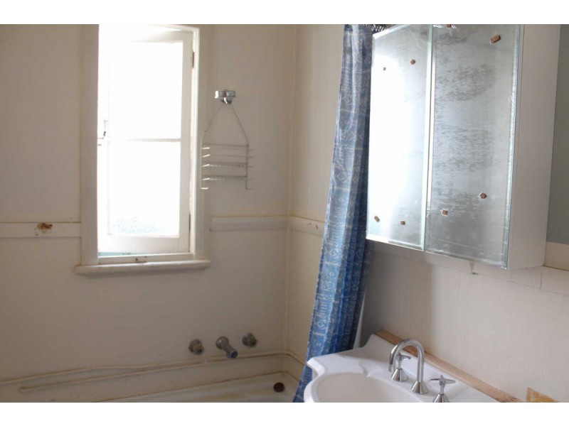 99 WOODVILLE ROAD, Granville NSW 2142