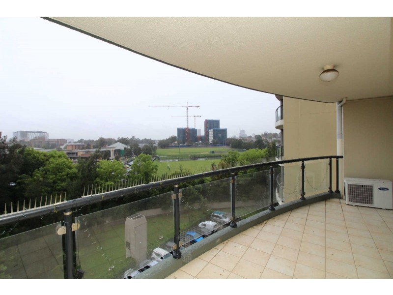 704/91A Bridge Road, Westmead NSW 2145