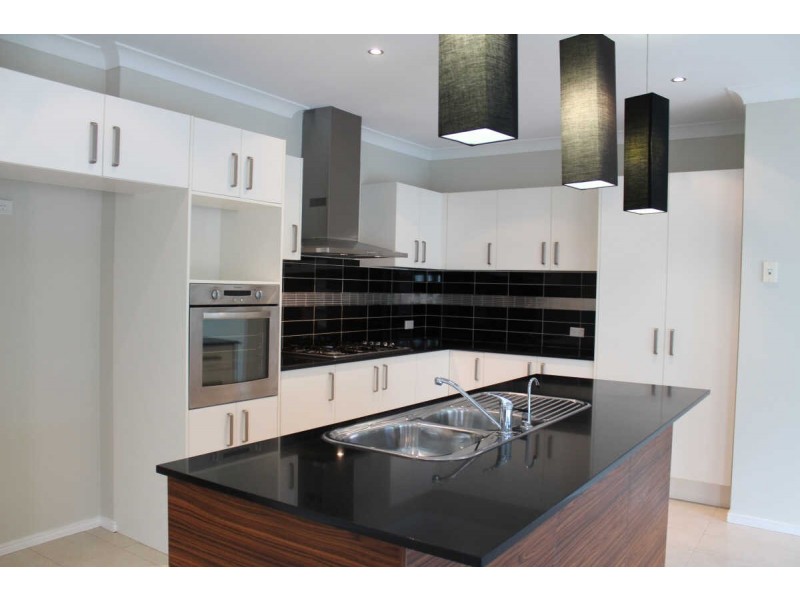 13 PARISH STREET, Pemulwuy NSW 2145