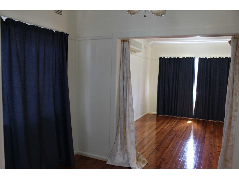 2 CARNATION AVENUE, Old Guildford NSW 2161