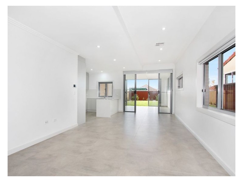 2/46 Yeend Street, Merrylands NSW 2160