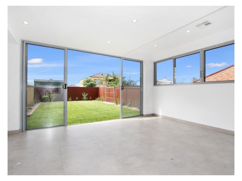 2/46 Yeend Street, Merrylands NSW 2160