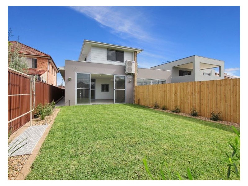 2/46 Yeend Street, Merrylands NSW 2160