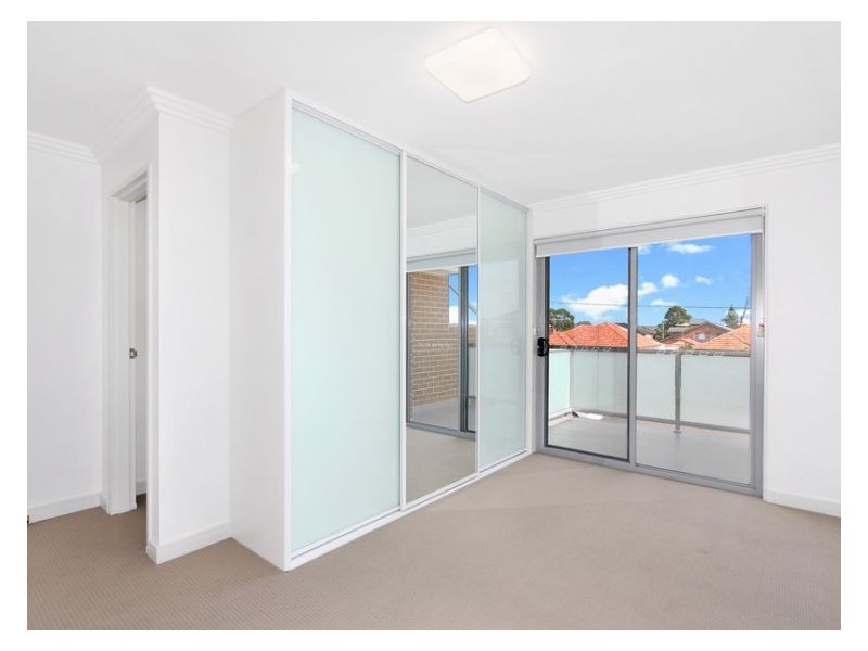 2/46 Yeend Street, Merrylands NSW 2160