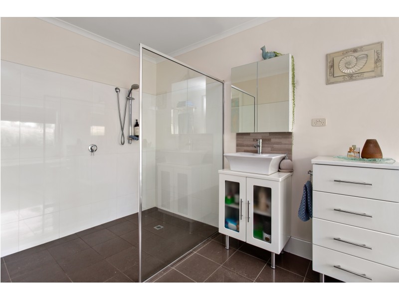 259 Old Aerodrome Road, Low Head TAS 7253