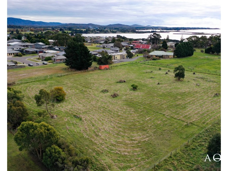 43 Pipe Clay Drive, George Town TAS 7253
