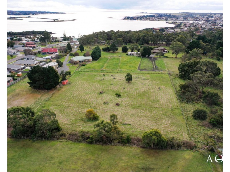 43 Pipe Clay Drive, George Town TAS 7253