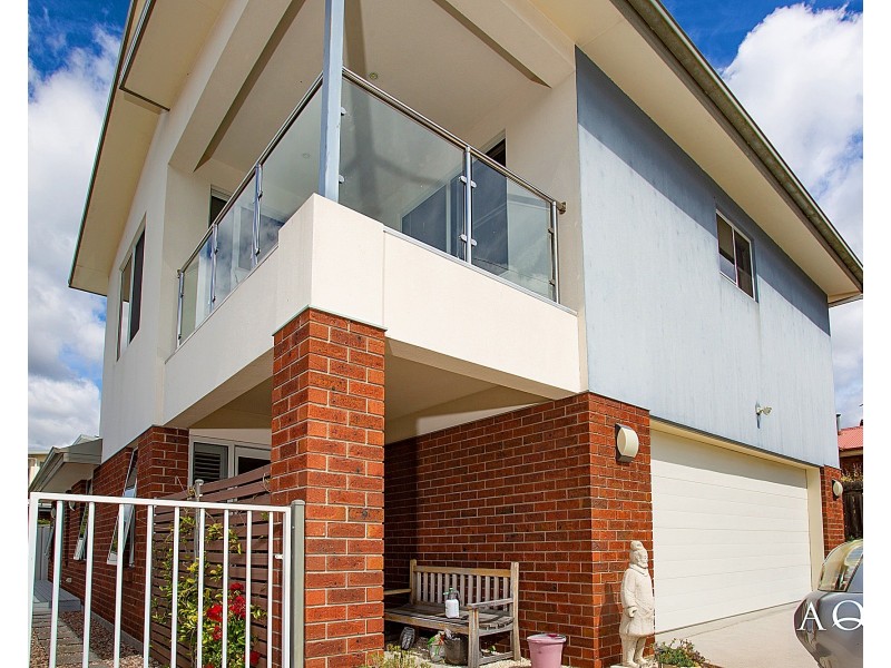 1/70 Gravelly Beach Road, Blackwall TAS 7275