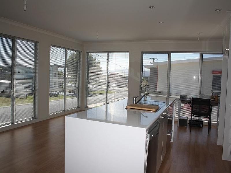 2/3 Arthur Street, Shearwater TAS 7307