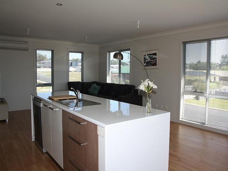 2/3 Arthur Street, Shearwater TAS 7307