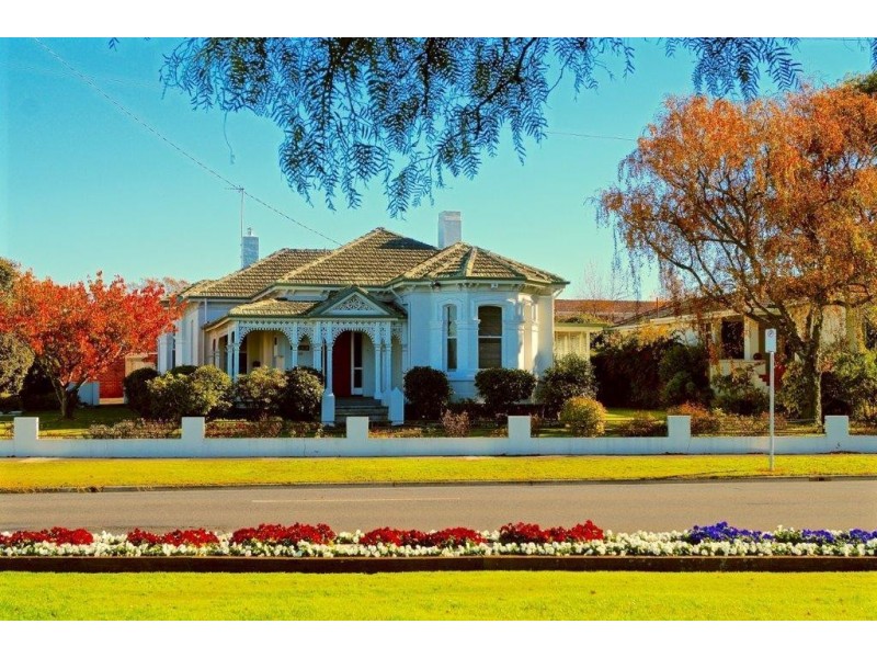 16 Victoria Parade, Devonport TAS 7310