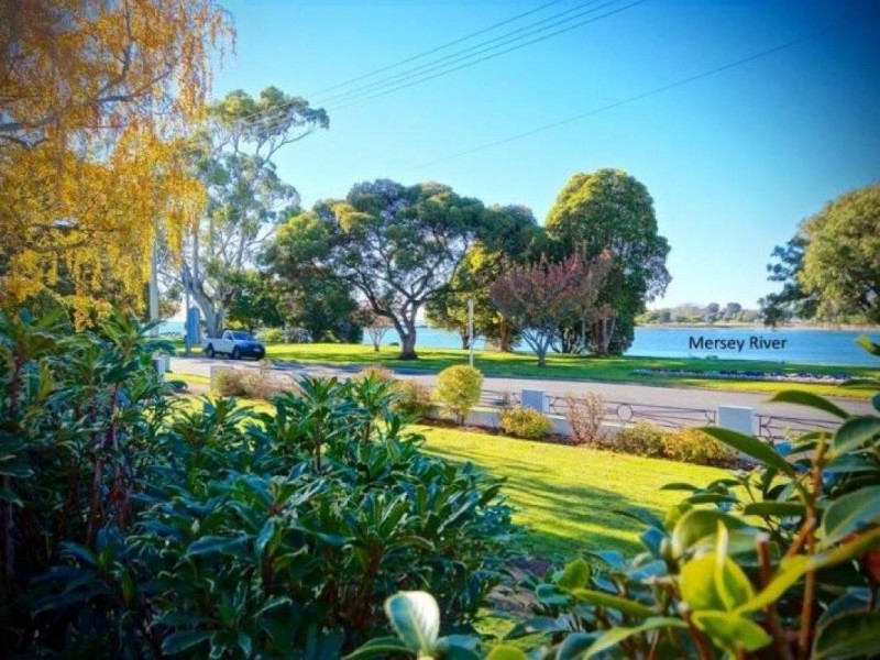 16 Victoria Parade, Devonport TAS 7310