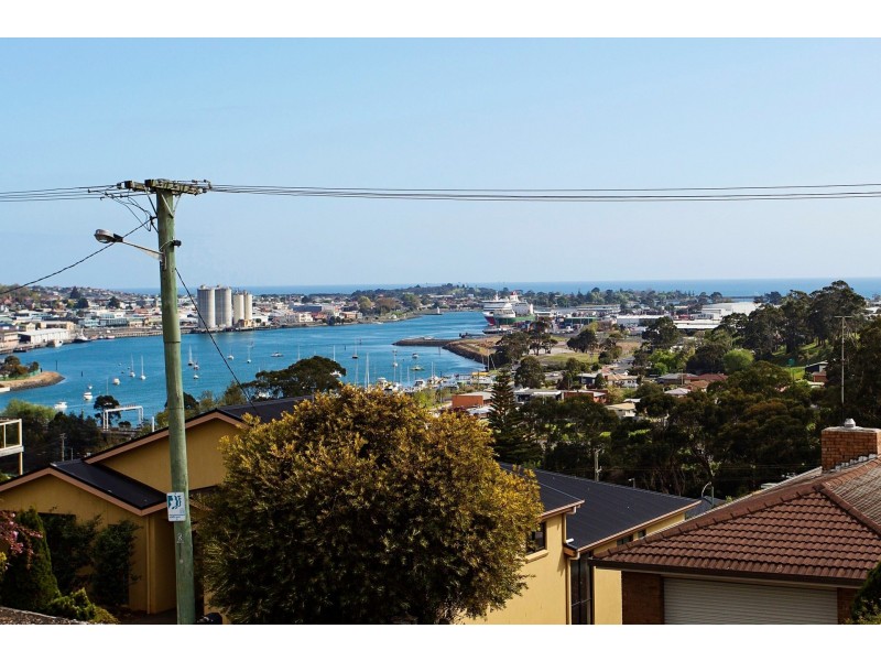 60 Sunbeam Crescent, East Devonport TAS 7310
