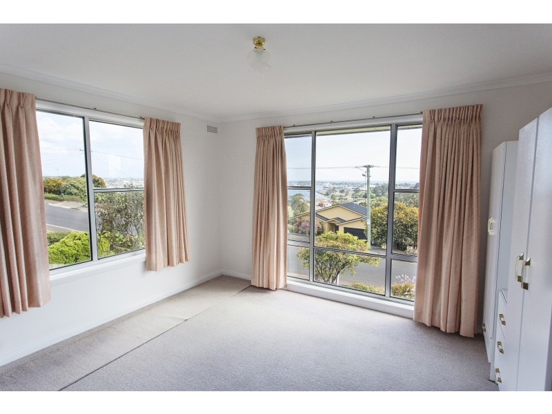 60 Sunbeam Crescent, East Devonport TAS 7310