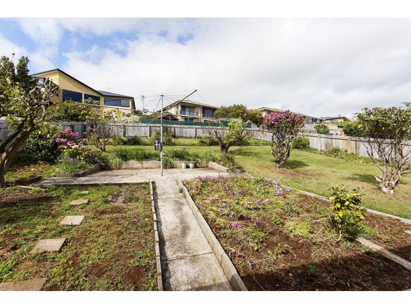 60 Sunbeam Crescent, East Devonport TAS 7310