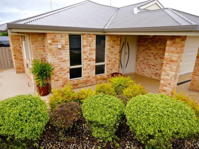 18 Rowena Court, Devonport TAS 7310