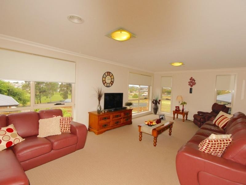 18 Rowena Court, Devonport TAS 7310