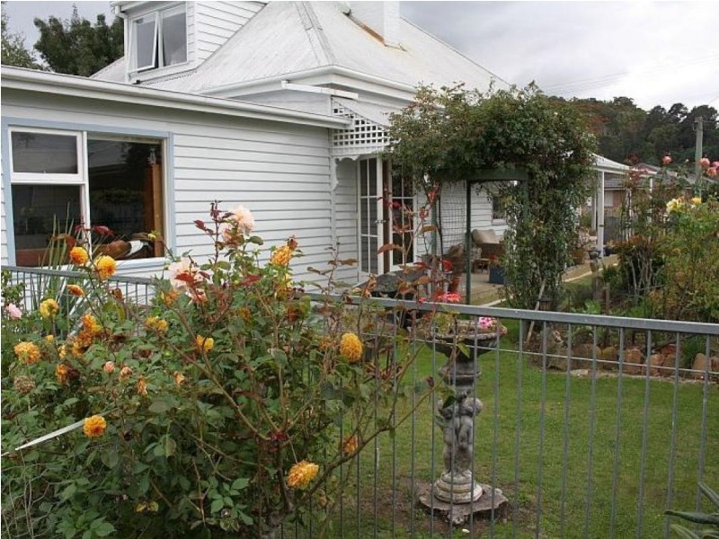 6 George Street, Latrobe TAS 7307