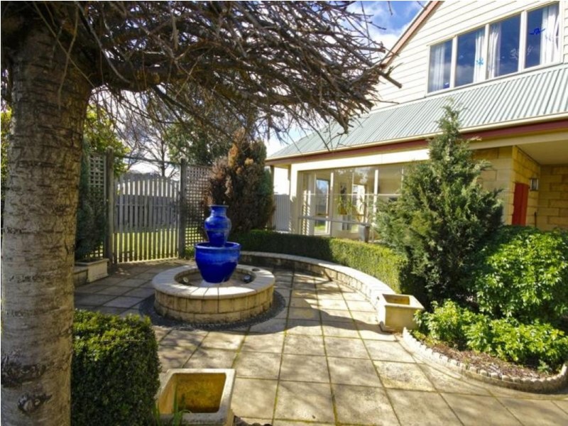 2 Pioneer Crescent, Sheffield TAS 7306
