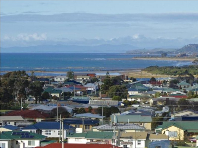 18 Kywong Crescent, West Ulverstone TAS 7315