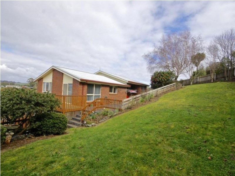 18 Kywong Crescent, West Ulverstone TAS 7315