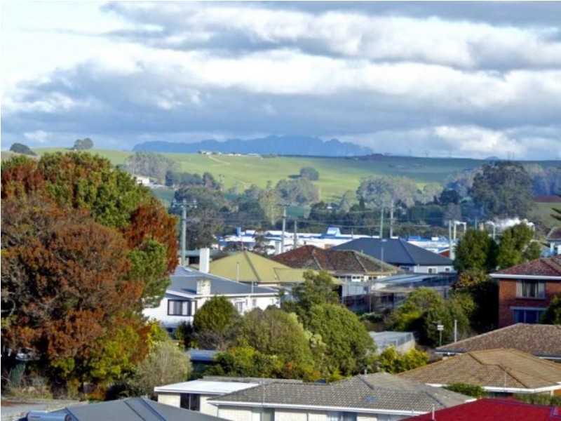 18 Kywong Crescent, West Ulverstone TAS 7315