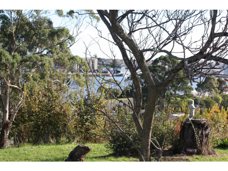4 Marine Street, East Devonport TAS 7310