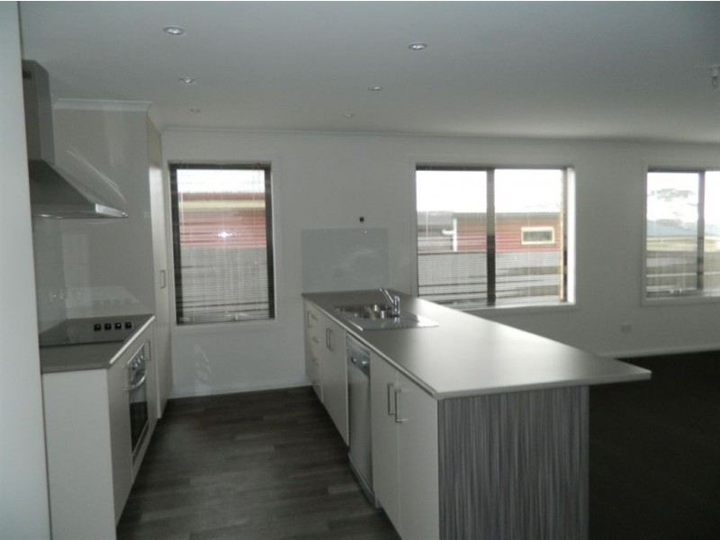 2/16 Cherry Grove, Latrobe TAS 7307