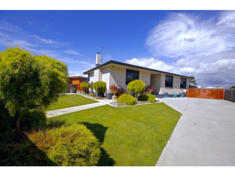 50 Chichester Drive, Devonport TAS 7310