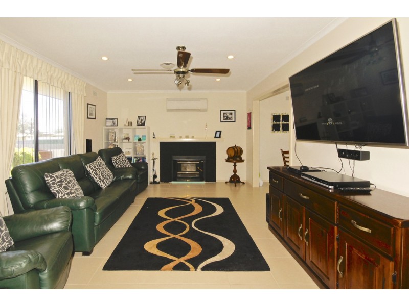50 Chichester Drive, Devonport TAS 7310