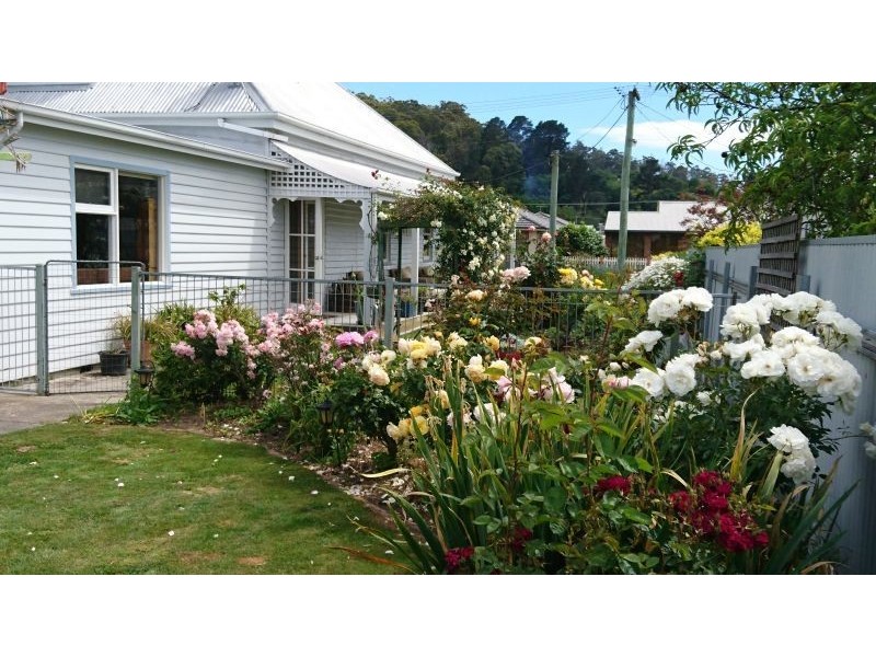 6 George Street, Latrobe TAS 7307